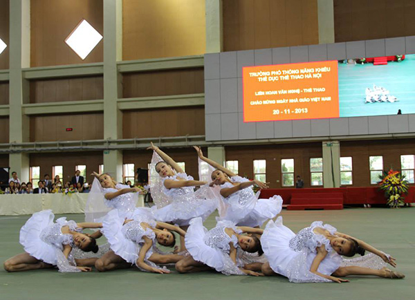 Tiết mục Múa tại Lễ kỉ niệm ngày Nhà giáo Việt Nam năm học 2012 – 2013